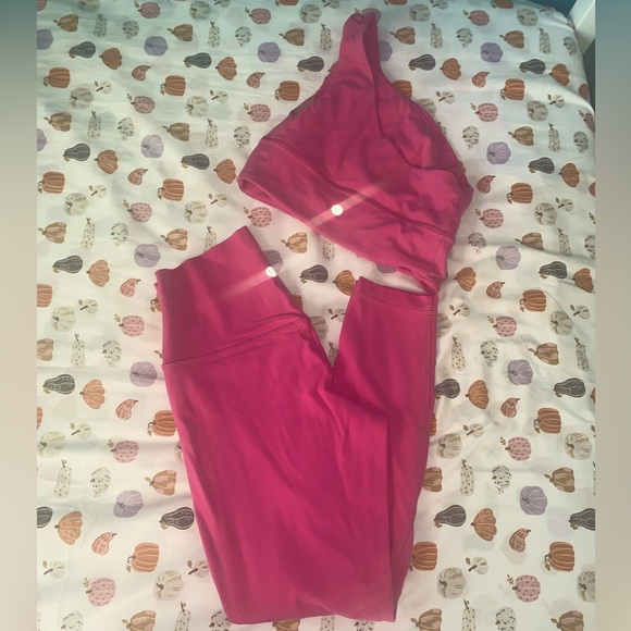 Sonic Pink lululemon align set! Size 6. 25” leggings. - Picture 3 of 7